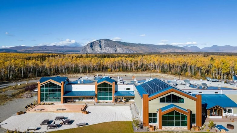 Un musée entouré de forêt et de montagnes. Un musée entouré de forêt et de montagnes.